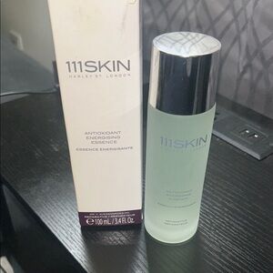 111SKIN Antioxidant Energising Essence - Silver and White